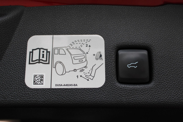 Ford Kuga 1.5 EcoBoost ST-Line X | Adaptieve cruise | BLIS | Camera | Trekhaak | Winterpack