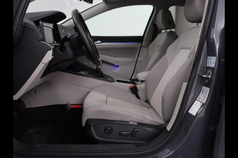 Volkswagen Golf 1.5 TSI Life Business | Matrix LED | Camera | Massage | Carplay | Keyless | Memory | Navigatie | Adaptive cruise | Side Assist | Sfeerverlichting | Climate control