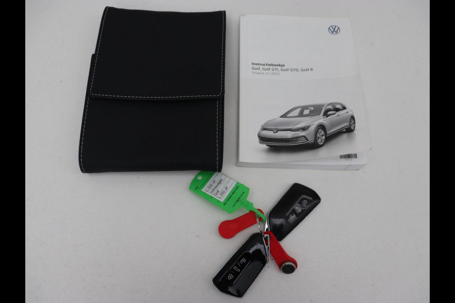 Volkswagen Golf 1.5 TSI Life Business | Matrix LED | Camera | Massage | Carplay | Keyless | Memory | Navigatie | Adaptive cruise | Side Assist | Sfeerverlichting | Climate control