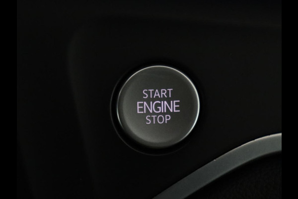 Volkswagen Golf 1.5 TSI Life Business | Matrix LED | Camera | Massage | Carplay | Keyless | Memory | Navigatie | Adaptive cruise | Side Assist | Sfeerverlichting | Climate control