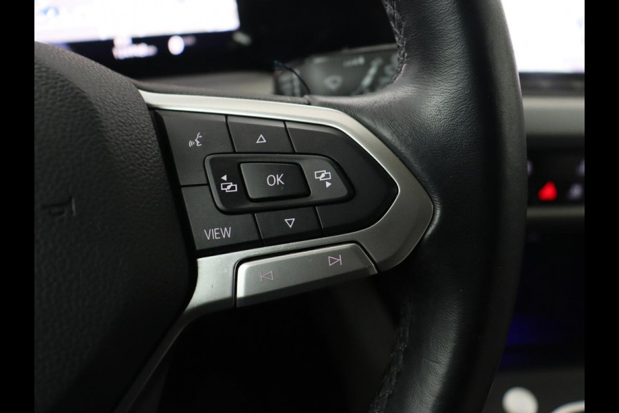 Volkswagen Golf 1.5 TSI Life Business | Matrix LED | Camera | Massage | Carplay | Keyless | Memory | Navigatie | Adaptive cruise | Side Assist | Sfeerverlichting | Climate control