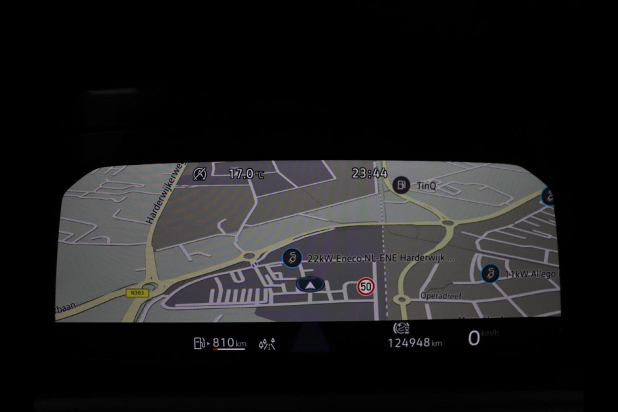 Volkswagen Golf 1.5 TSI Life Business | Matrix LED | Camera | Massage | Carplay | Keyless | Memory | Navigatie | Adaptive cruise | Side Assist | Sfeerverlichting | Climate control