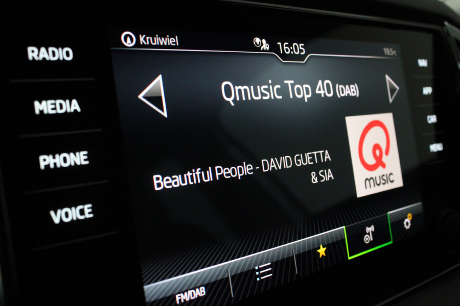 Škoda Karoq 1.0 TSI Business Edition > Camera/Navi/Comfort-pakket/keyless...