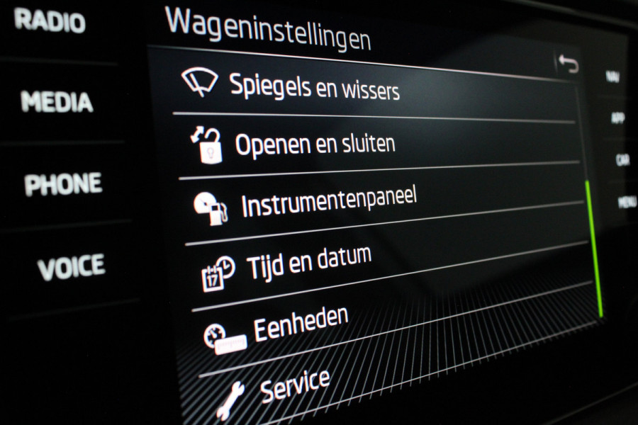 Škoda Karoq 1.0 TSI Business Edition > Camera/Navi/Comfort-pakket/keyless...