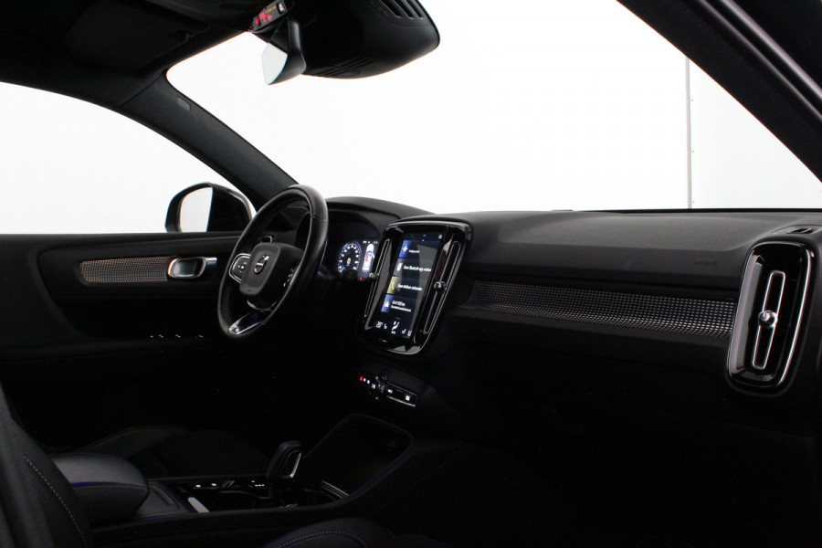 Volvo XC40 1.5 T3 R-Design > 163pk/Trekhaak (Afnb)/20 inch/ all season banden