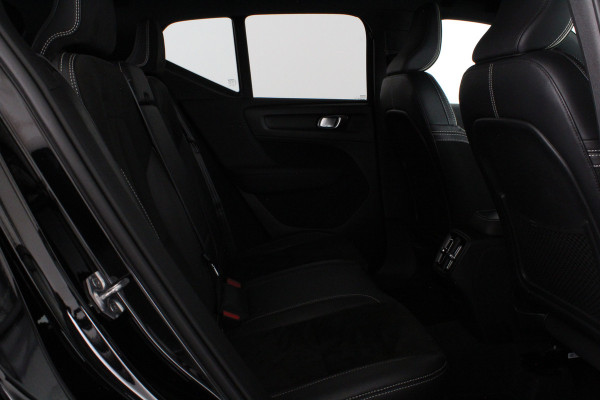 Volvo XC40 1.5 T3 R-Design > 163pk/Trekhaak (Afnb)/20 inch/ all season banden