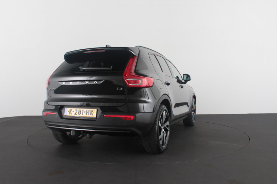 Volvo XC40 1.5 T3 R-Design > 163pk/Trekhaak (Afnb)/20 inch/ all season banden