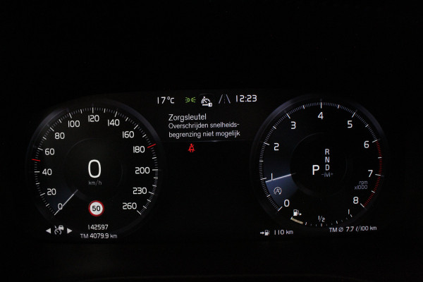 Volvo XC40 1.5 T3 R-Design > 163pk/Trekhaak (Afnb)/20 inch/ all season banden