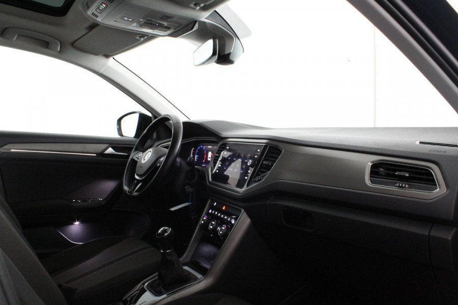 Volkswagen T-Roc 1.0 TSI Style Panorama.schuif/Camera/Adapt.cruise/18 inch...