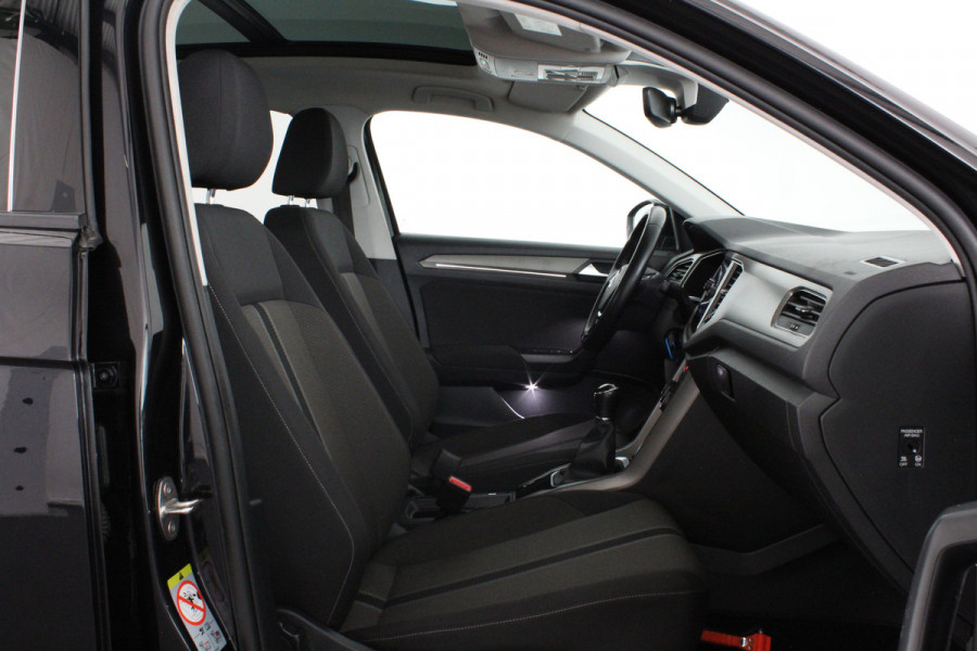 Volkswagen T-Roc 1.0 TSI Style Panorama.schuif/Camera/Adapt.cruise/18 inch...