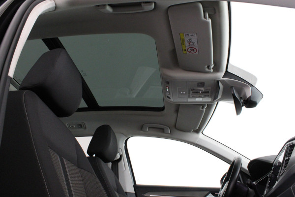 Volkswagen T-Roc 1.0 TSI Style Panorama.schuif/Camera/Adapt.cruise/18 inch...
