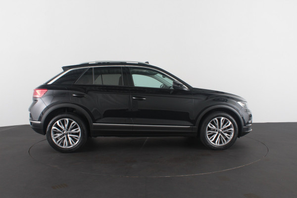 Volkswagen T-Roc 1.0 TSI Style Panorama.schuif/Camera/Adapt.cruise/18 inch...