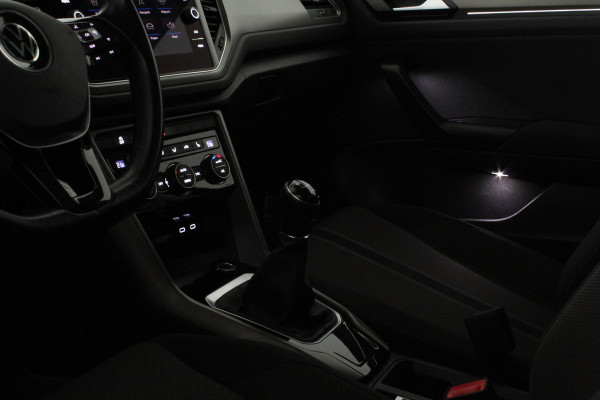 Volkswagen T-Roc 1.0 TSI Style Panorama.schuif/Camera/Adapt.cruise/18 inch...