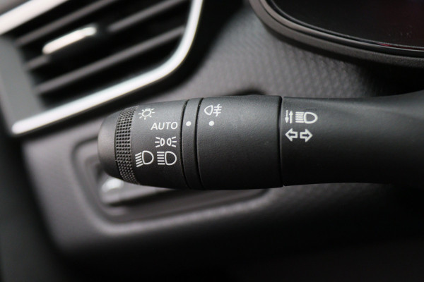 Renault Clio 1.0 TCe 90 Equilibre Navigatie, Apple Carplay, Lane Assist, Cruise, 15"