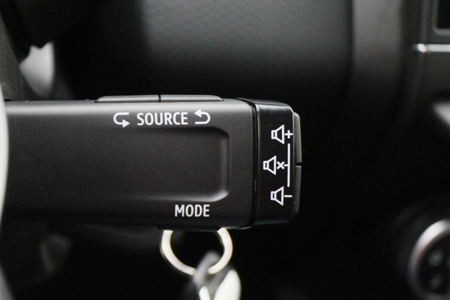 Renault Clio 1.0 TCe 90 Equilibre Navigatie, Apple Carplay, Lane Assist, Cruise, 15"