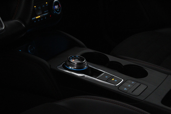 Ford Kuga 2.5 PHEV ST-Line X 225pk > Winterpakket/Trekhaak/all season/Frozen White/Plug-in hybride