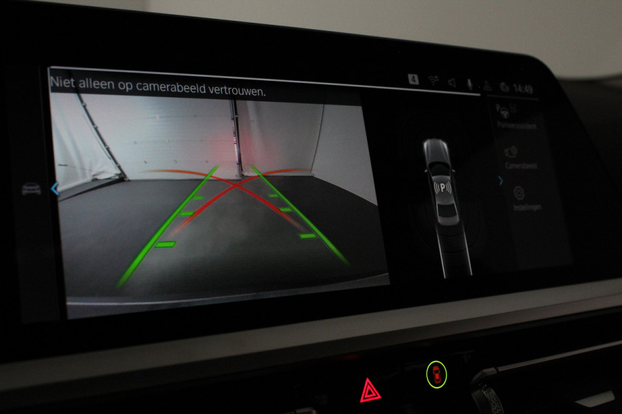 BMW 3 Serie 330e High Executive 292pk/Cognac Leer/Memory/Schuifdak/Luxury Line/ kleur MINERALGRAU/Achteruitrijcamera