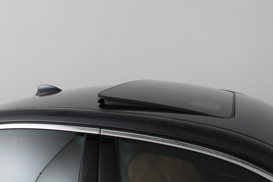 BMW 3 Serie 330e High Executive 292pk/Cognac Leer/Memory/Schuifdak/Luxury Line/ kleur MINERALGRAU/Achteruitrijcamera