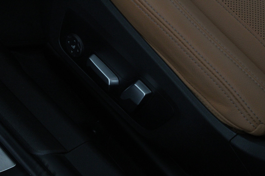 BMW 3 Serie 330e High Executive 292pk/Cognac Leer/Memory/Schuifdak/Luxury Line/ kleur MINERALGRAU/Achteruitrijcamera