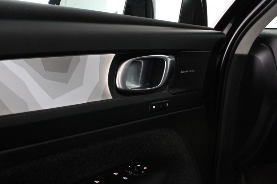 Volvo XC40 1.5 T5 Recharge Ultimate Bright Pano.schuif/Leer/Memory/Harman Kardon