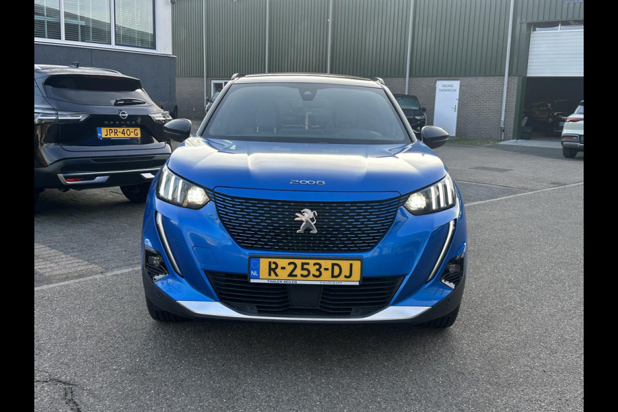 Peugeot e-2008 EV GT Pack 50 kWh SOH 90% | 3-Fase boordlader | Warmtepomp | Open Panoramadak | Camera | Stoelverwarming | Adaptieve Cruise Control | Full Option | Dealeronderhouden | Inclusief 12 mnd BOVAG garantie |