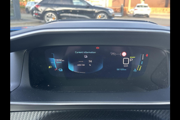 Peugeot e-2008 EV GT Pack 50 kWh SOH 90% | 3-Fase boordlader | Warmtepomp | Open Panoramadak | Camera | Stoelverwarming | Adaptieve Cruise Control | Full Option | Dealeronderhouden | Inclusief 12 mnd BOVAG garantie |