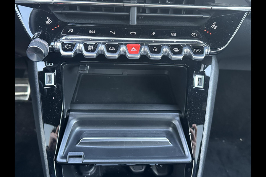 Peugeot e-2008 EV GT Pack 50 kWh SOH 90% | 3-Fase boordlader | Warmtepomp | Open Panoramadak | Camera | Stoelverwarming | Adaptieve Cruise Control | Full Option | Dealeronderhouden | Inclusief 12 mnd BOVAG garantie |