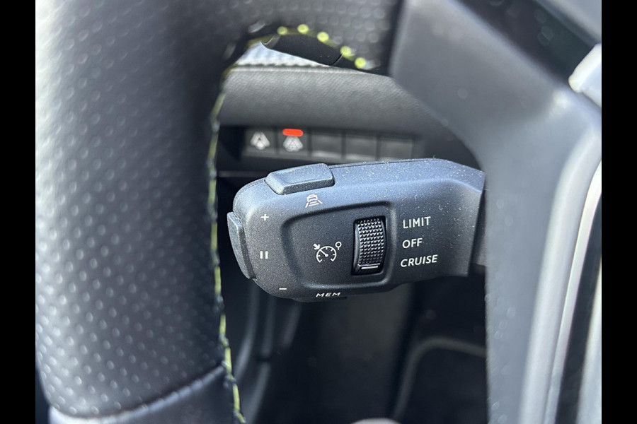 Peugeot e-2008 EV GT Pack 50 kWh SOH 90% | 3-Fase boordlader | Warmtepomp | Open Panoramadak | Camera | Stoelverwarming | Adaptieve Cruise Control | Full Option | Dealeronderhouden | Inclusief 12 mnd BOVAG garantie |