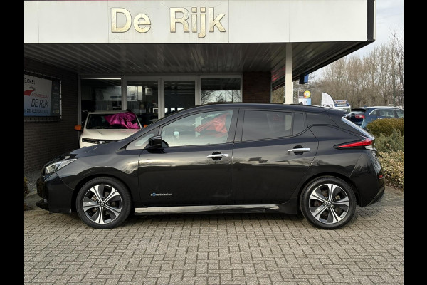 Nissan Leaf N-Connecta 40 kWh (SoH 90%!) | Navi, Carplay/Android, 360camera, ACC, Stoel+Stuur+Achterbankverw. |