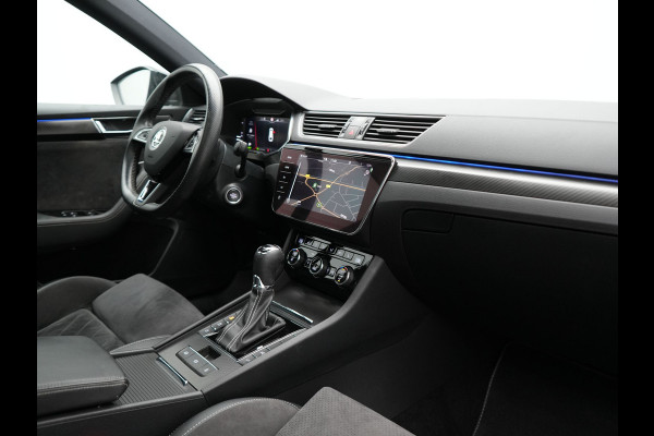 Škoda Superb Combi 1.4 TSI iV Sportline Business Plug In Hybrid 218pk Dealer O.H. PHEV | Trekhaak Af Fabriek | Panodak | Adaptive Cruise | 360 Camera | Alcantara Sportstoelen Memory & Verwarmd | Apple Carplay | Keyless | Blis | Virtual | Navigatie | DAB |