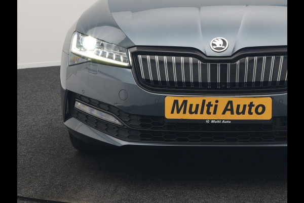 Škoda Superb Combi 1.4 TSI iV Sportline Business Plug In Hybrid 218pk Dealer O.H. PHEV | Trekhaak Af Fabriek | Panodak | Adaptive Cruise | 360 Camera | Alcantara Sportstoelen Memory & Verwarmd | Apple Carplay | Keyless | Blis | Virtual | Navigatie | DAB |