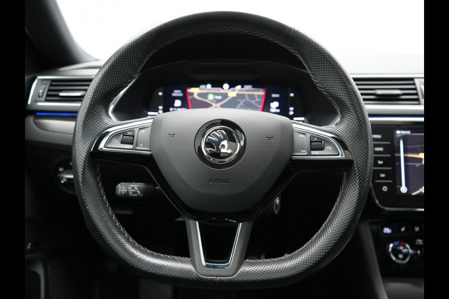 Škoda Superb Combi 1.4 TSI iV Sportline Business Plug In Hybrid 218pk Dealer O.H. PHEV | Trekhaak Af Fabriek | Panodak | Adaptive Cruise | 360 Camera | Alcantara Sportstoelen Memory & Verwarmd | Apple Carplay | Keyless | Blis | Virtual | Navigatie | DAB |