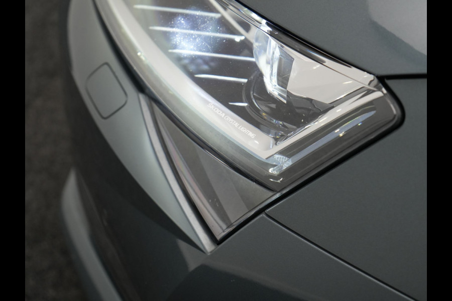 Škoda Superb Combi 1.4 TSI iV Sportline Business Plug In Hybrid 218pk Dealer O.H. PHEV | Trekhaak Af Fabriek | Panodak | Adaptive Cruise | 360 Camera | Alcantara Sportstoelen Memory & Verwarmd | Apple Carplay | Keyless | Blis | Virtual | Navigatie | DAB |