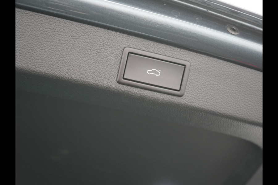 Škoda Superb Combi 1.4 TSI iV Sportline Business Plug In Hybrid 218pk Dealer O.H. PHEV | Trekhaak Af Fabriek | Panodak | Adaptive Cruise | 360 Camera | Alcantara Sportstoelen Memory & Verwarmd | Apple Carplay | Keyless | Blis | Virtual | Navigatie | DAB |