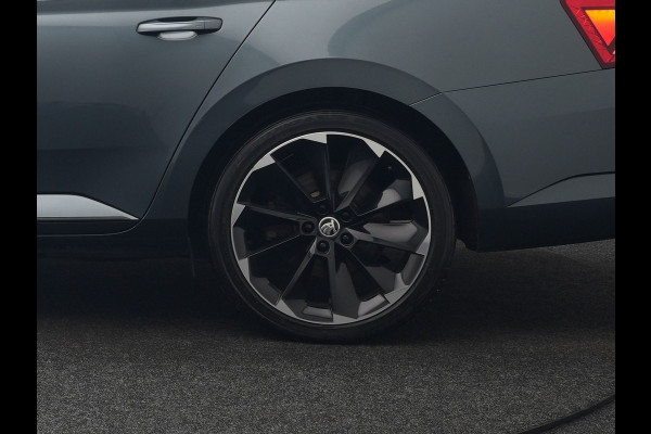 Škoda Superb Combi 1.4 TSI iV Sportline Business Plug In Hybrid 218pk Dealer O.H. PHEV | Trekhaak Af Fabriek | Panodak | Adaptive Cruise | 360 Camera | Alcantara Sportstoelen Memory & Verwarmd | Apple Carplay | Keyless | Blis | Virtual | Navigatie | DAB |