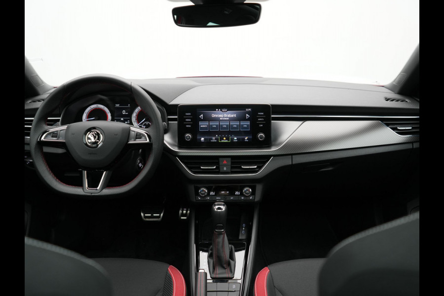 Škoda Kamiq 1.0 TSI Monte Carlo 116pk DSG Dealer O.H. | Panodak | Apple Carplay | RS Sportstoelen Verwarmd | LED Koplampen | Cruise Control | DAB | 18"L.M |