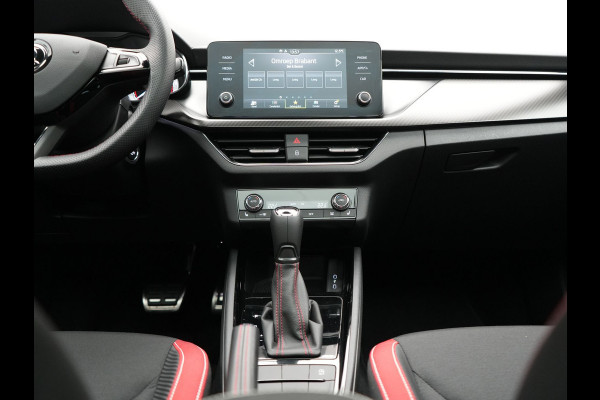 Škoda Kamiq 1.0 TSI Monte Carlo 116pk DSG Dealer O.H. | Panodak | Apple Carplay | RS Sportstoelen Verwarmd | LED Koplampen | Cruise Control | DAB | 18"L.M |