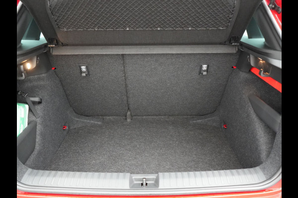 Škoda Kamiq 1.0 TSI Monte Carlo 116pk DSG Dealer O.H. | Panodak | Apple Carplay | RS Sportstoelen Verwarmd | LED Koplampen | Cruise Control | DAB | 18"L.M |