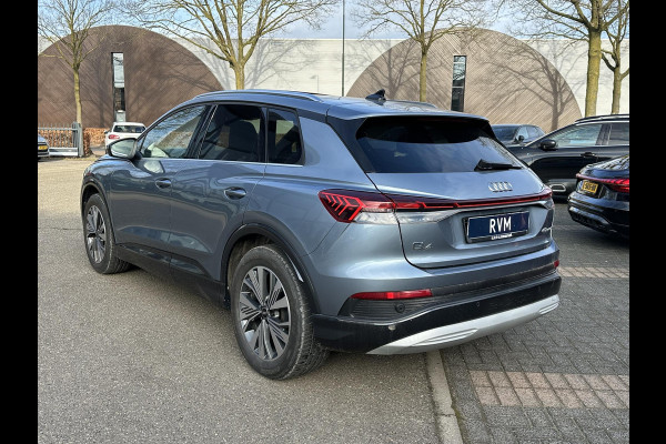 Audi Q4 e-tron 40 Launch edition Advanced Plus 77 kWh SOH 92% | S-Line interieur | Panoramadak | Stoelverwarming | Elektrische achterklep | Luxe bekleding | Rijklaar met 12 mnd BOVAG garantie