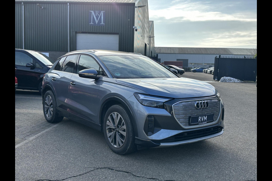 Audi Q4 e-tron 40 Launch edition Advanced Plus 77 kWh SOH 92% | S-Line interieur | Panoramadak | Stoelverwarming | Elektrische achterklep | Luxe bekleding | Rijklaar met 12 mnd BOVAG garantie