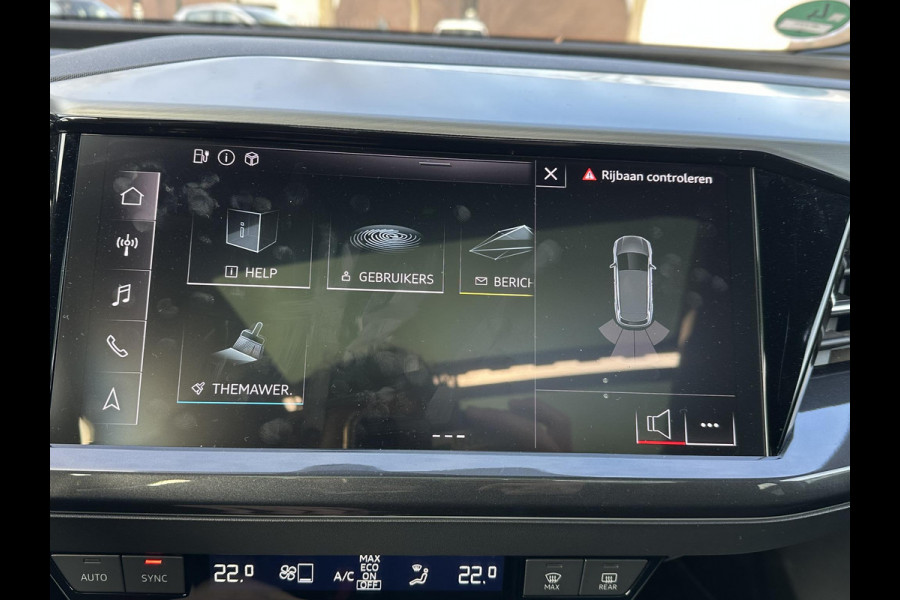 Audi Q4 e-tron 40 Launch edition Advanced Plus 77 kWh SOH 92% | S-Line interieur | Panoramadak | Stoelverwarming | Elektrische achterklep | Luxe bekleding | Rijklaar met 12 mnd BOVAG garantie