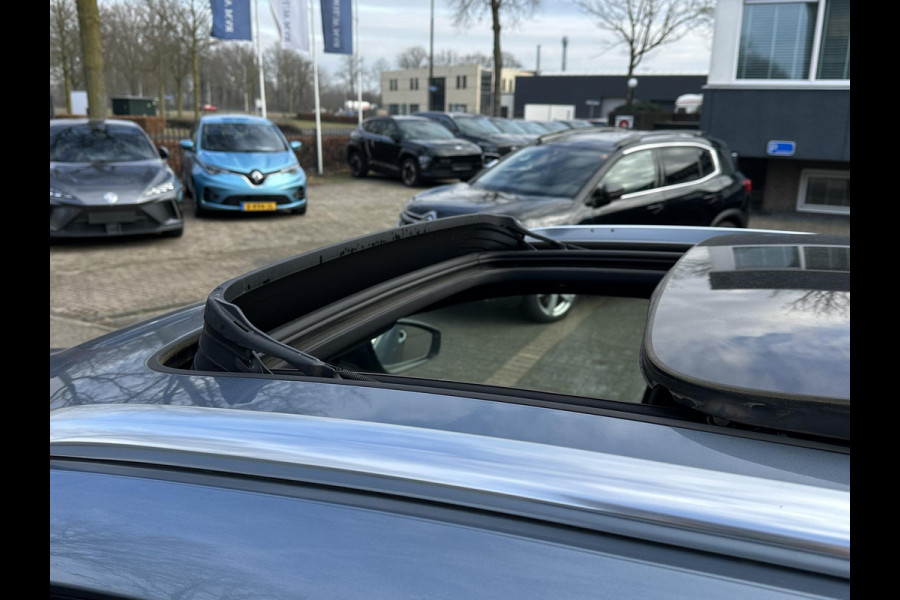 Audi Q4 e-tron 40 Launch edition Advanced Plus 77 kWh SOH 92% | S-Line interieur | Panoramadak | Stoelverwarming | Elektrische achterklep | Luxe bekleding | Rijklaar met 12 mnd BOVAG garantie