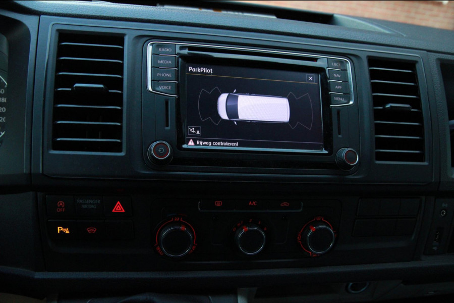 Volkswagen Transporter 2.0 TDI 102PK L1H1 Highline / Rondom glas / Multi stuur / Navi