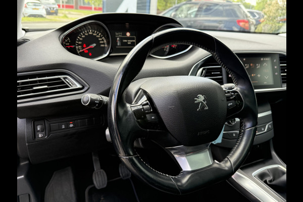 Peugeot 308 SW BWJ 2018 | 1.2PT 111PK Executive | NWE APK | LEER | PANO DAK | CLIMA | NAVI | CRUISE |