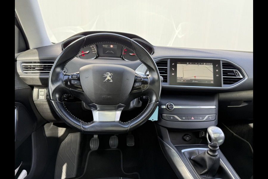 Peugeot 308 SW BWJ 2018 | 1.2PT 111PK Executive | NWE APK | LEER | PANO DAK | CLIMA | NAVI | CRUISE |