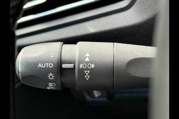 Peugeot 308 SW BWJ 2018 | 1.2PT 111PK Executive | NWE APK | LEER | PANO DAK | CLIMA | NAVI | CRUISE |