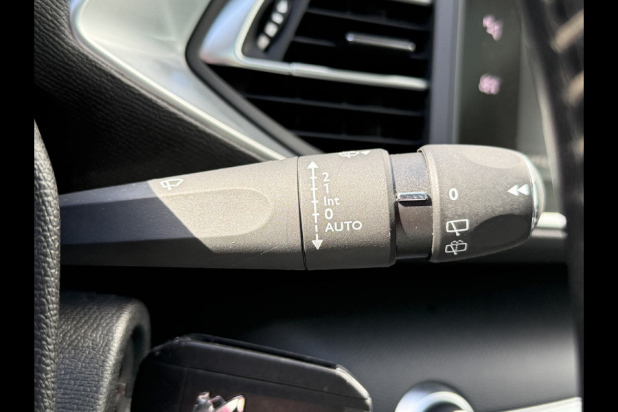 Peugeot 308 SW BWJ 2018 | 1.2PT 111PK Executive | NWE APK | LEER | PANO DAK | CLIMA | NAVI | CRUISE |