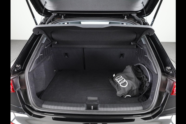 Audi A3 Sportback 40 TFSI e Advanced edition 204 pk S-tronic | Verlengde garantie | Navigatie | Parkeersensoren (Park assist) | Achteruitrijcamera | Adaptieve cruise control | Stoelverwarming |