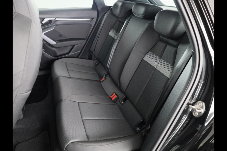 Audi A3 Sportback 40 TFSI e Advanced edition 204 pk S-tronic | Verlengde garantie | Navigatie | Parkeersensoren (Park assist) | Achteruitrijcamera | Adaptieve cruise control | Stoelverwarming |