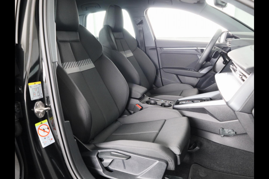 Audi A3 Sportback 40 TFSI e Advanced edition 204 pk S-tronic | Verlengde garantie | Navigatie | Parkeersensoren (Park assist) | Achteruitrijcamera | Adaptieve cruise control | Stoelverwarming |